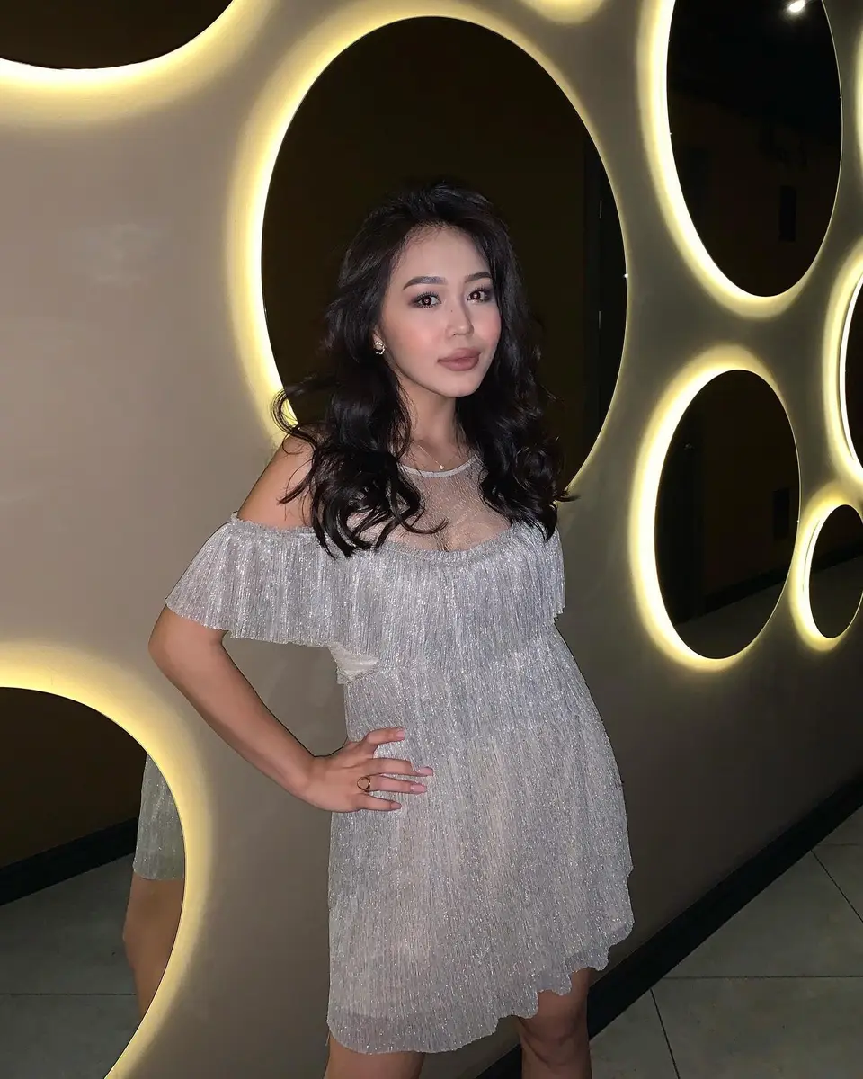 扎里娜 香港的应召女郎