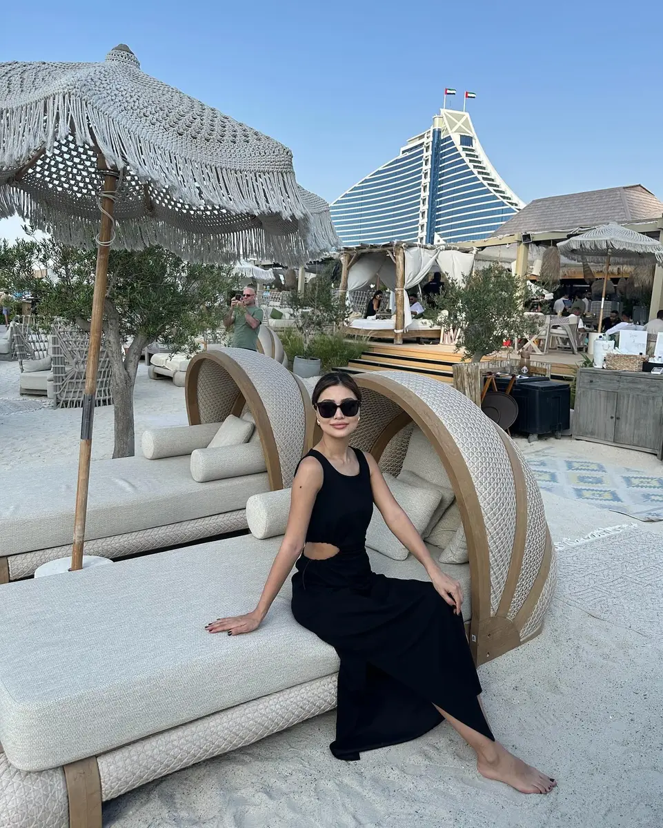 Zere 香港的应召女郎