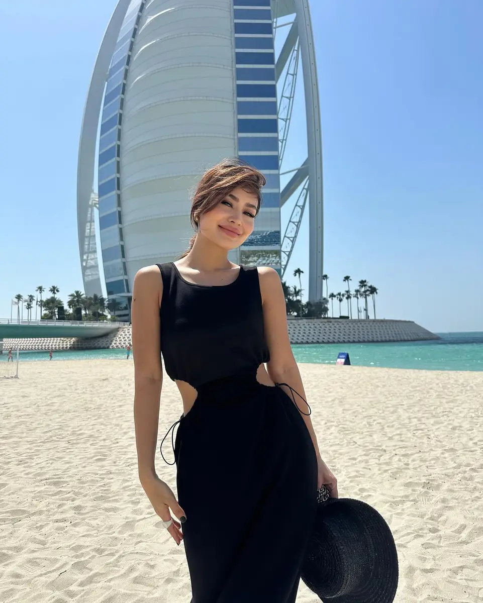 Zere 香港的应召女郎