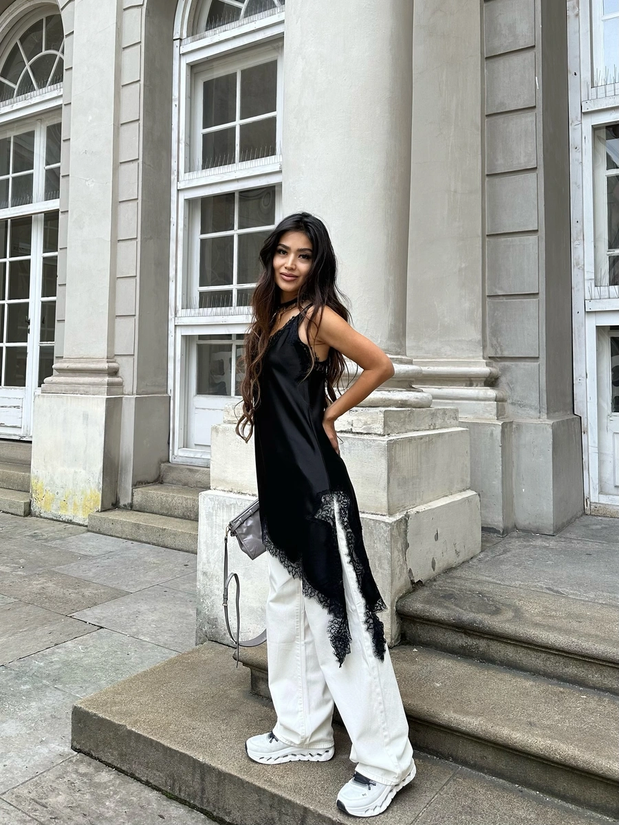 Zere 香港的应召女郎