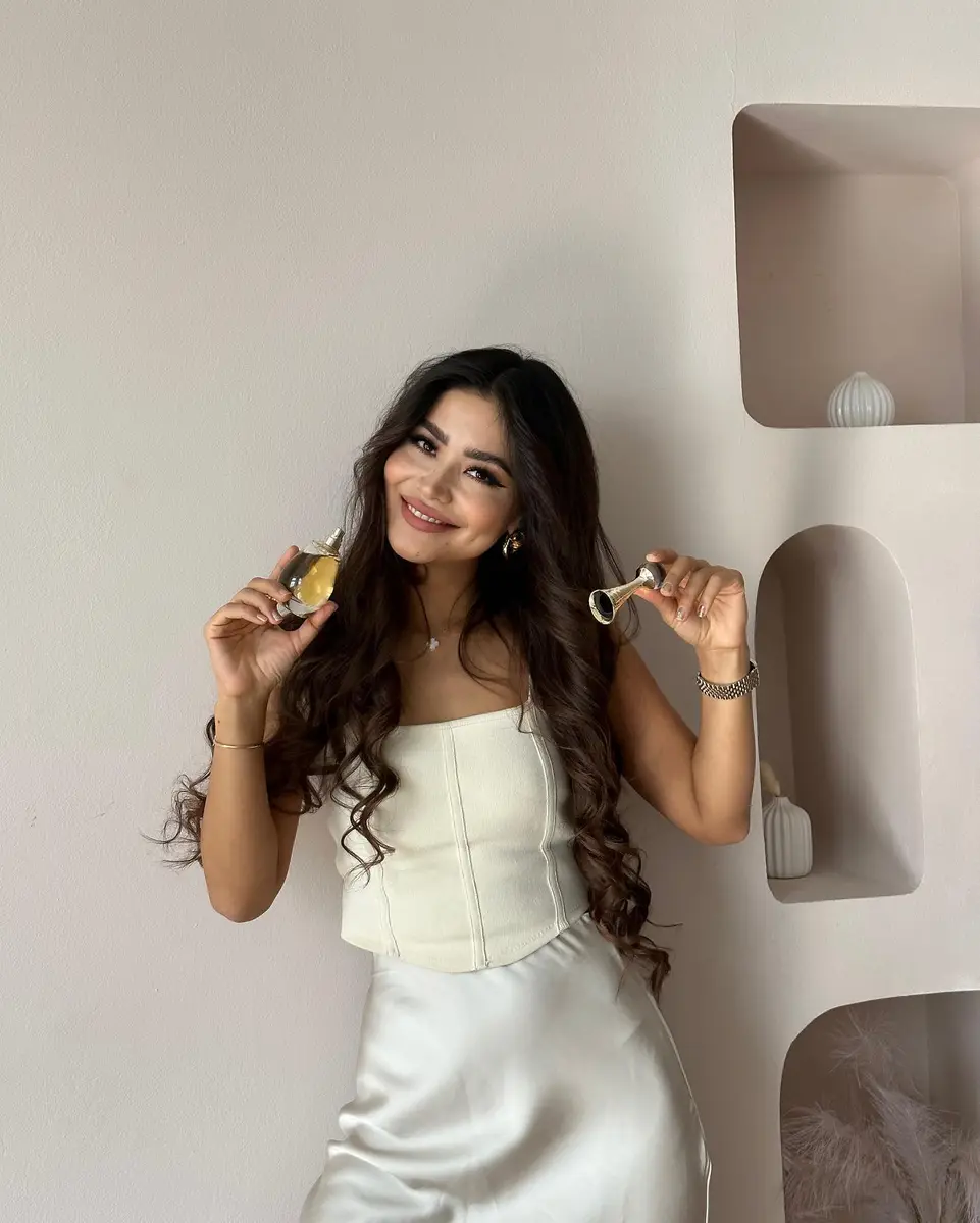 Zere 香港的应召女郎