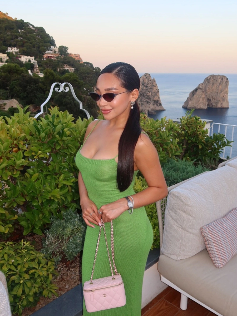 Zhanelya 香港的应召女郎