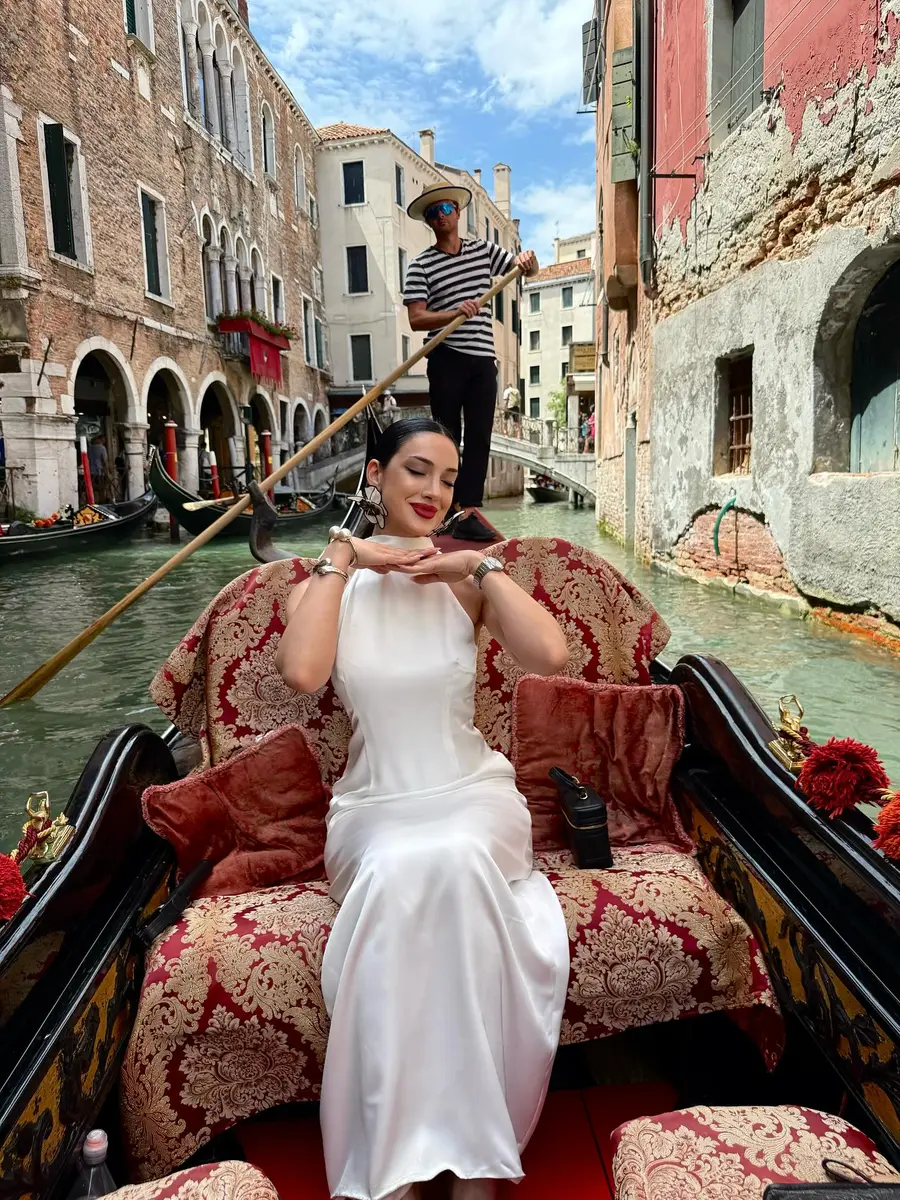 占萨亚 香港的应召女郎