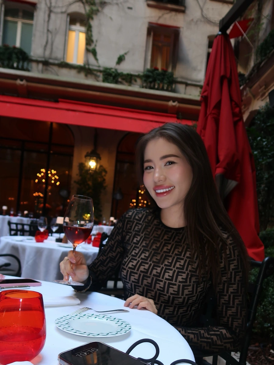 展尔 香港的应召女郎